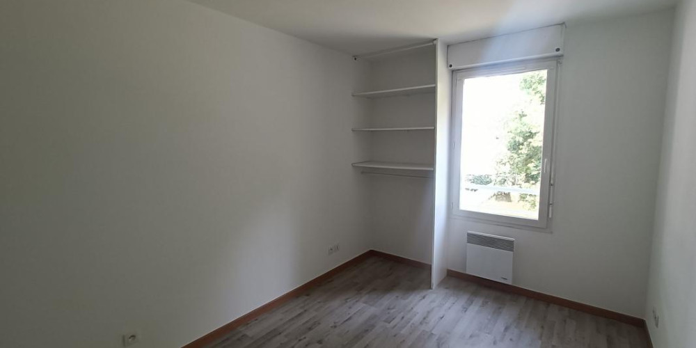 appartement à ST PIERRE DU MONT (40280)